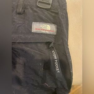 North Face hiking cargo pants/convertible shorts
